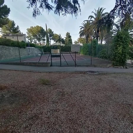 A Proximite De La דירה